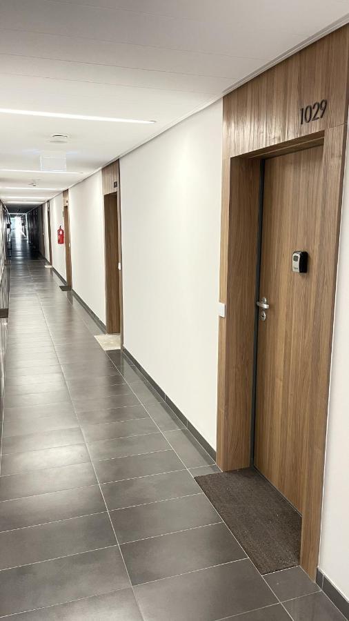 Ferienwohnung Prymasa Tysiaclecia 83A By Aparthouse Warschau Exterior foto